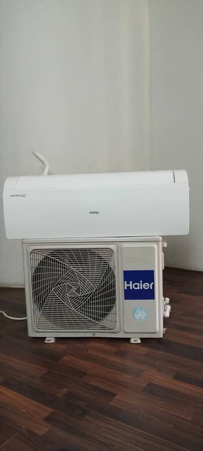 1.5-ton AC inverter in excellent, clean condition.