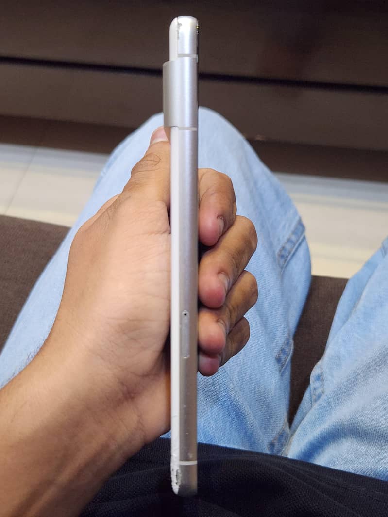 Google Pixel 7 4