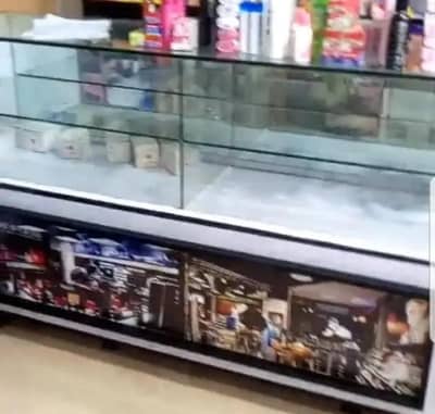 hamen apni store ke liye golgappe or chat  ke liye ladka ladka chahie