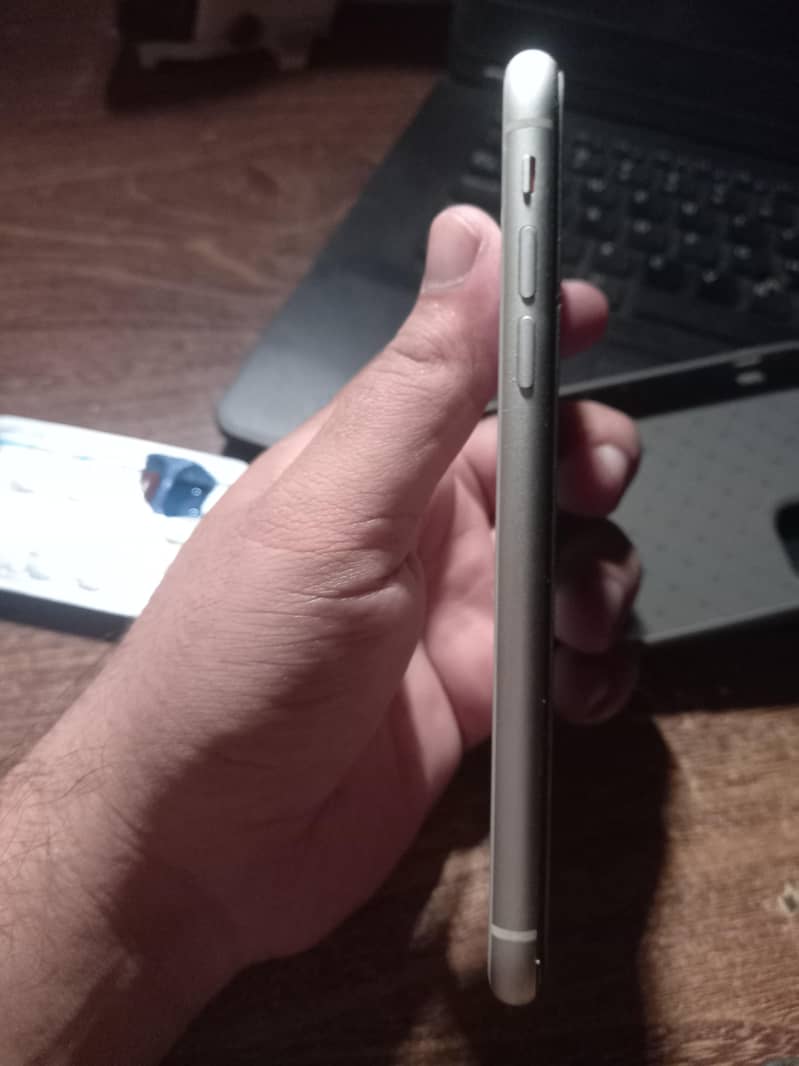 Apple iPhone 11 3