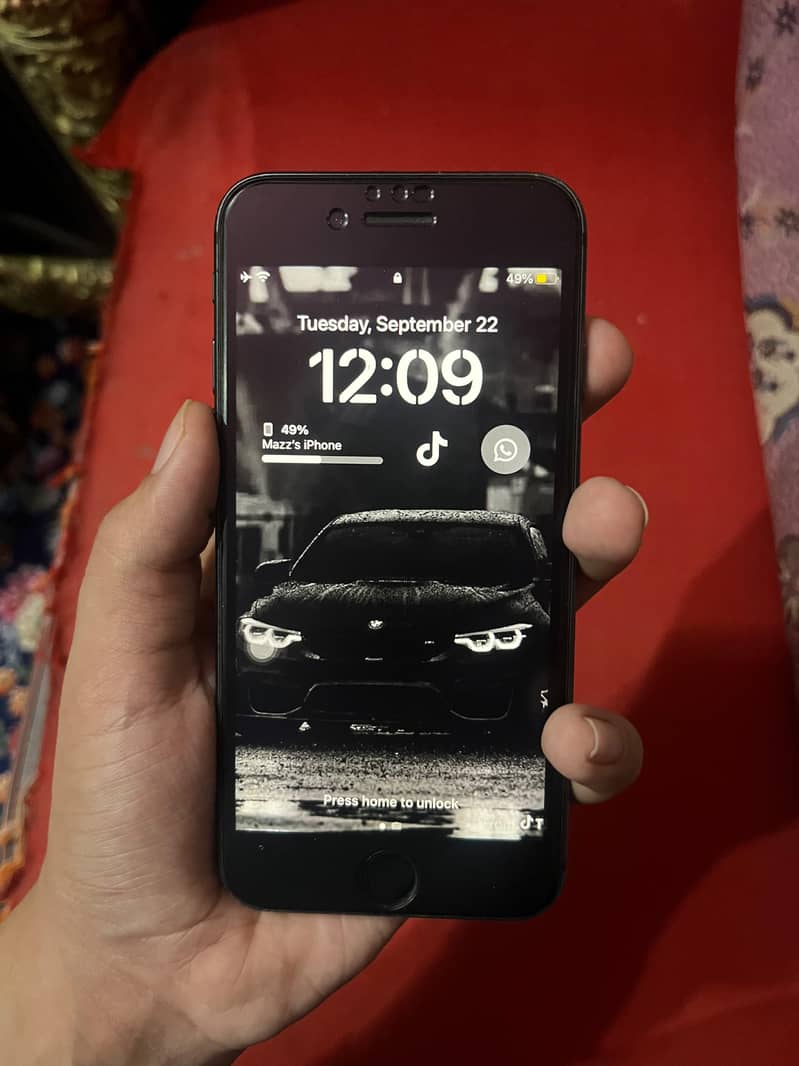Apple iPhone 8 0