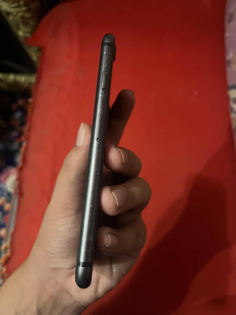 Apple iPhone 8 1