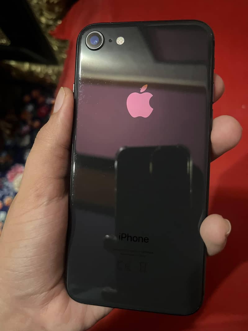 Apple iPhone 8 3