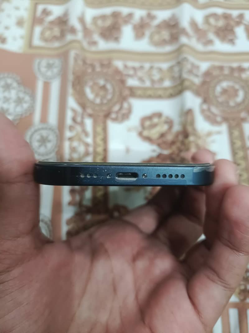 Apple iPhone 13 3