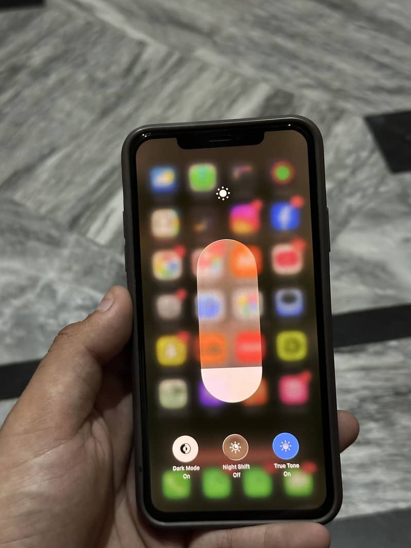 Apple iPhone 11 Pro Max 8