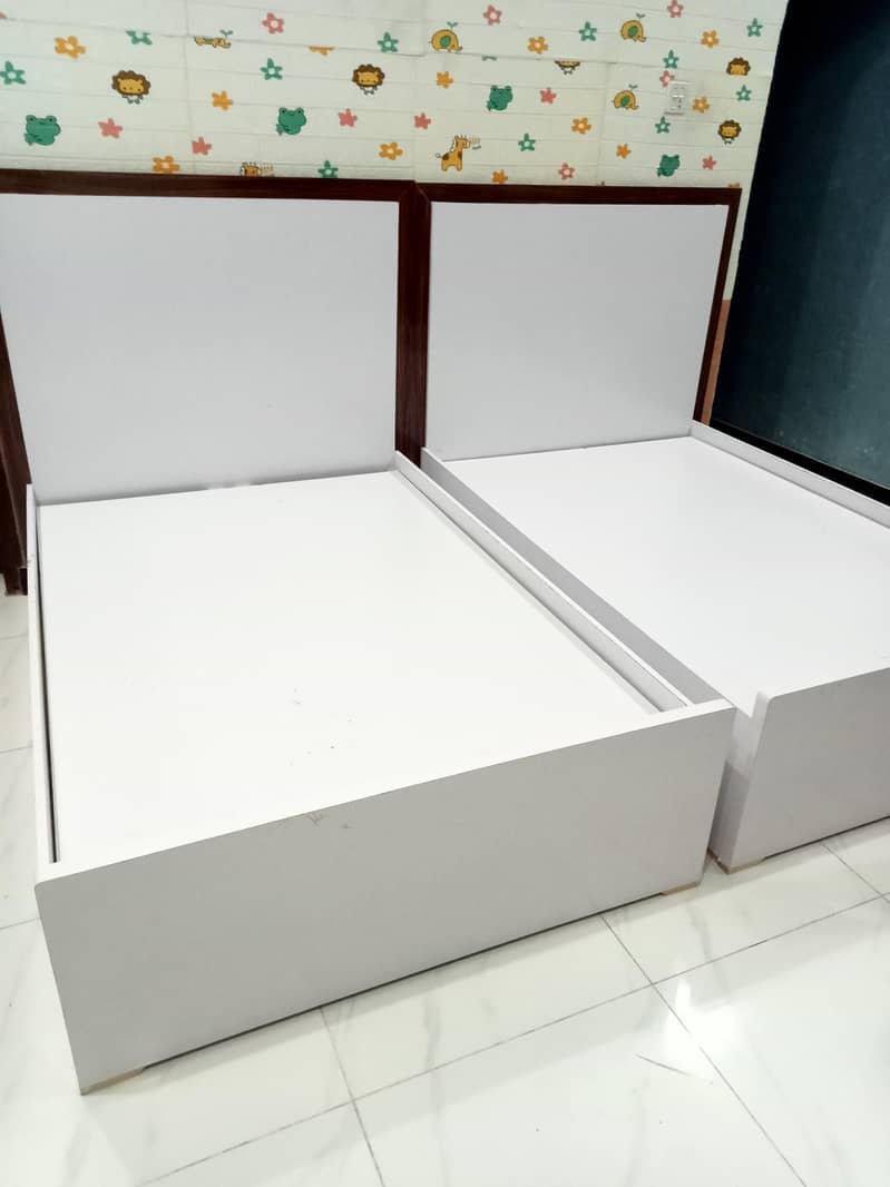 2 beds 2 side table 5