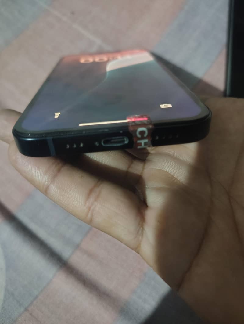 Apple iPhone 13 2