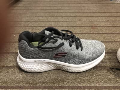 8.5 size amrican skechers  just wear 5 to 6 times