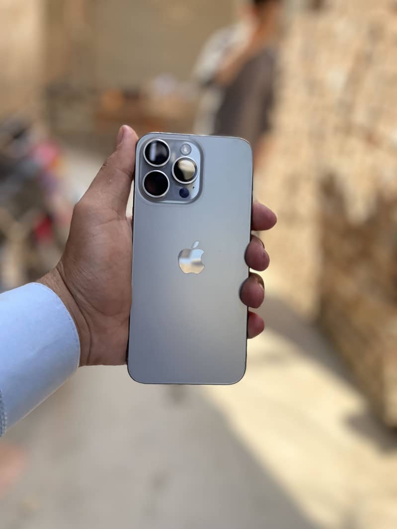 iPhone 15 pro max 4