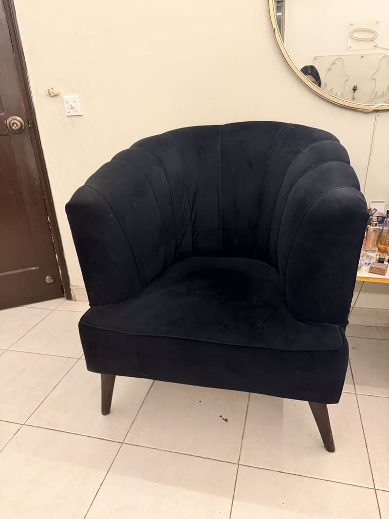 sofa set 2 chairs 1