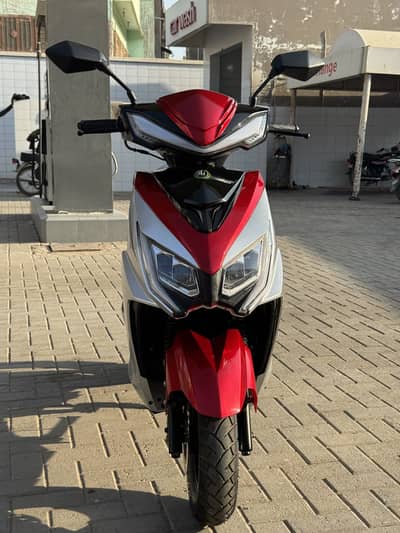 Petrol Scooty | Only 367 KM Driven | 10/10 Condition | Remote Start