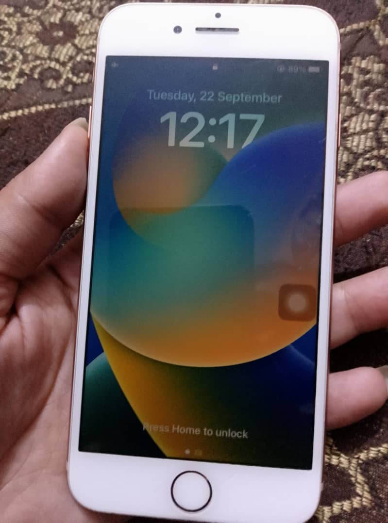 Apple iPhone 8 Plus 1