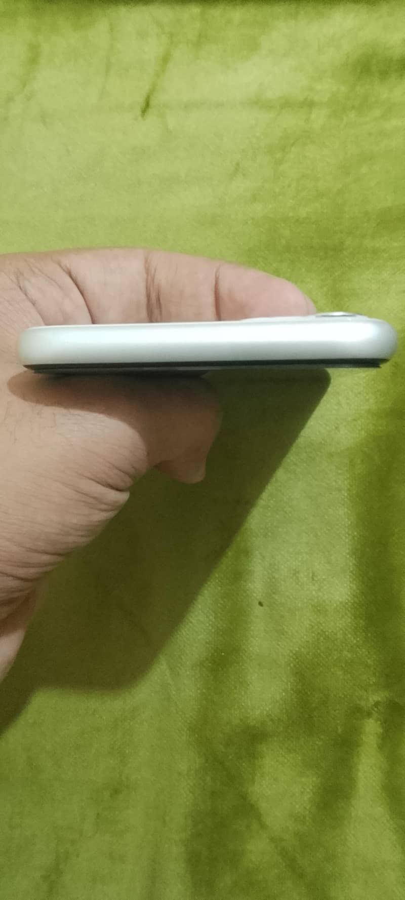Apple iPhone 11 4