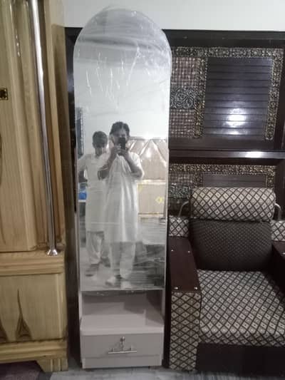 Mirror one side  dressing