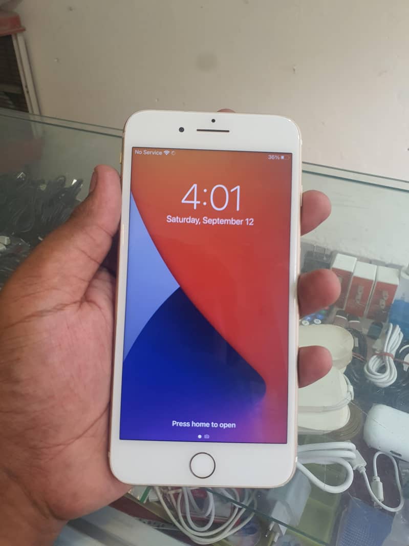 Apple iPhone 7 Plus 1
