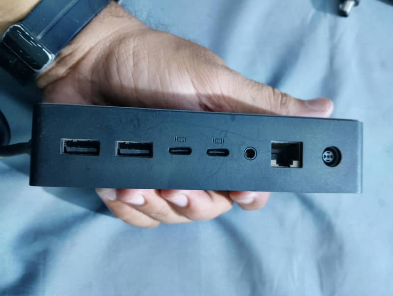 Microsoft Surface Dock 2 4