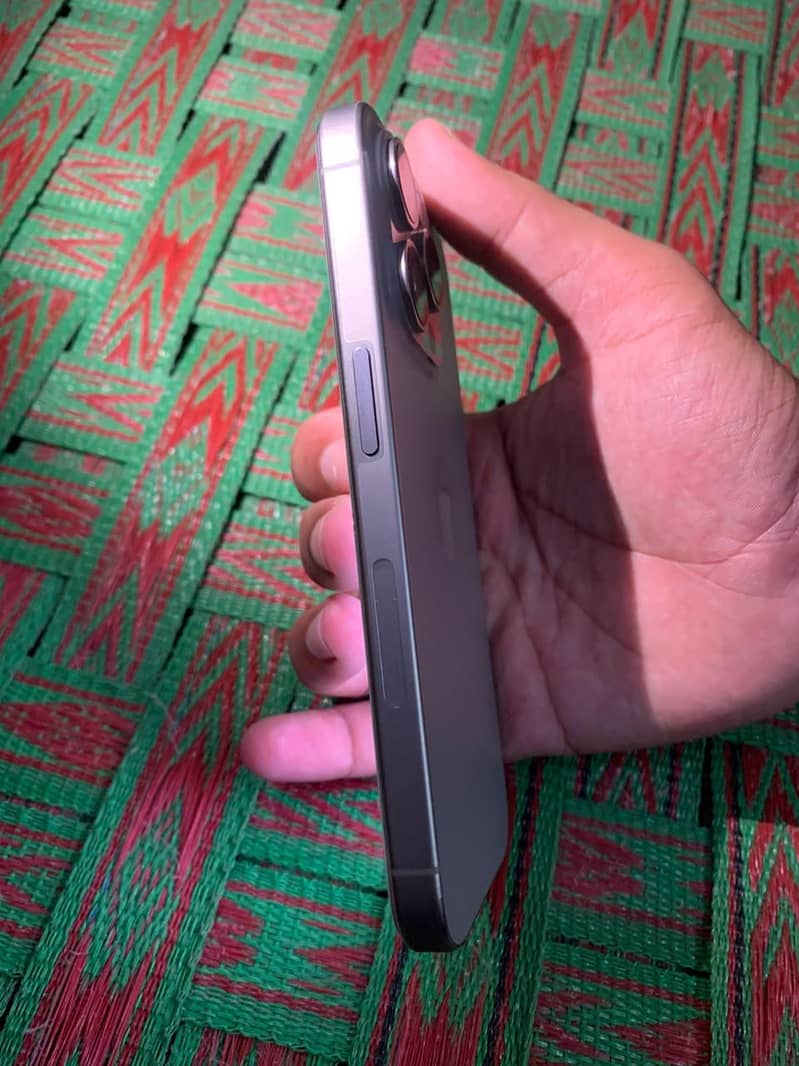 Apple iPhone 15 Pro 5