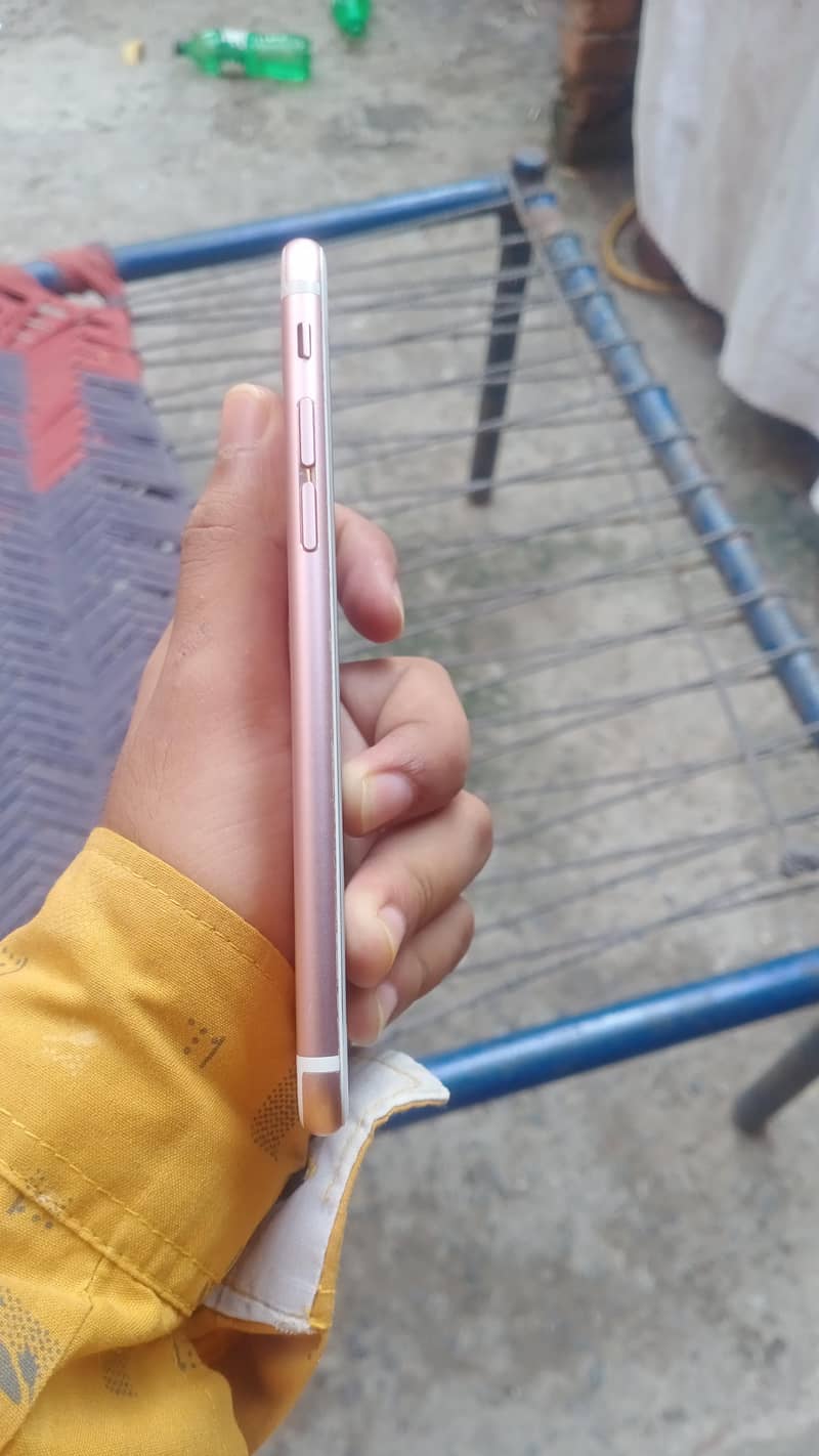 Apple iPhone 6S 4