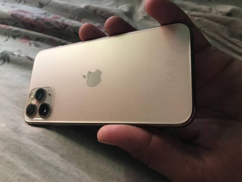 Apple iPhone 11 Pro 2