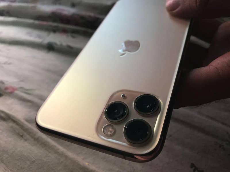 Apple iPhone 11 Pro 3