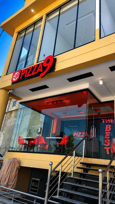 pizza restaurant all staf