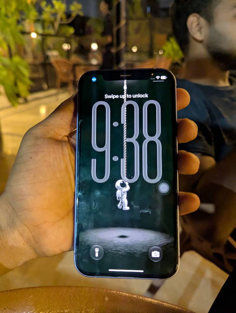 Apple iPhone 12 3