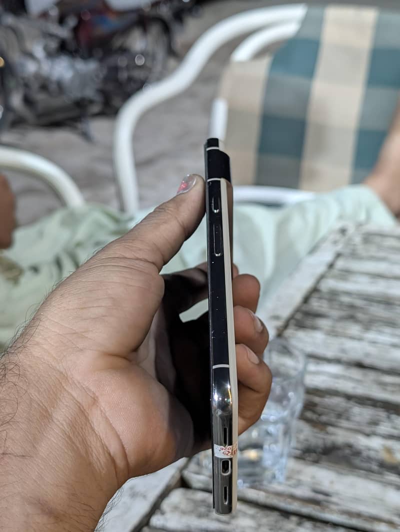 Google Pixel 8 Pro 6