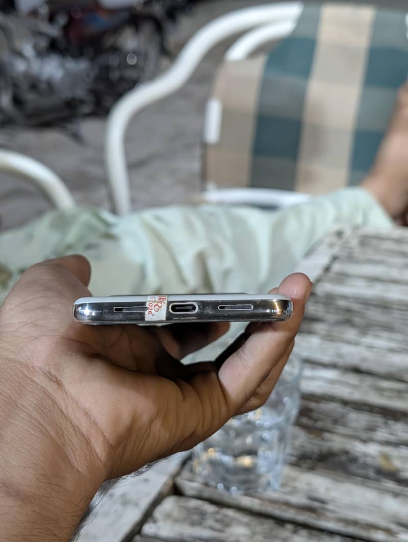 Google Pixel 8 Pro 7