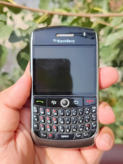 BlackBerry 8900 Curve In 100% Genuine 10/9.5 Condition (Old Is Gold)
