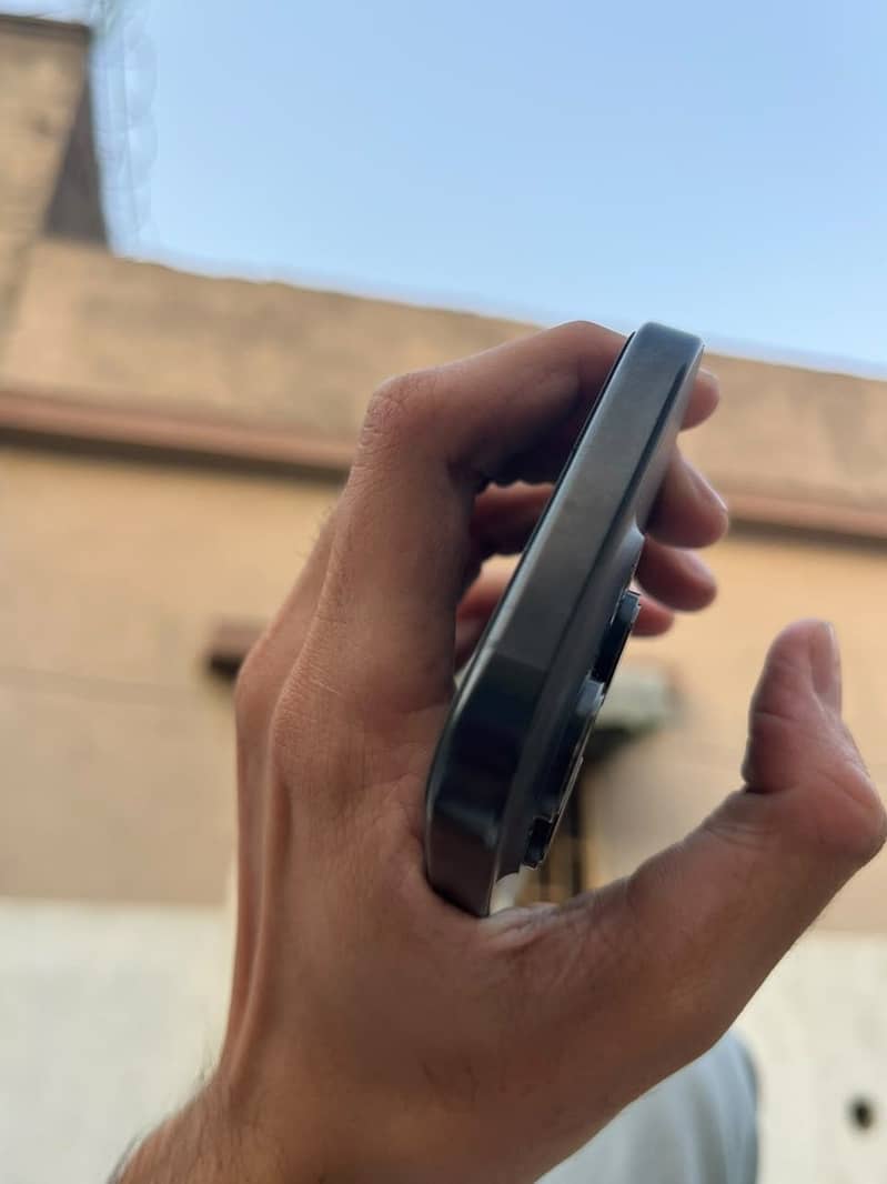 Apple iPhone 16 Pro 5
