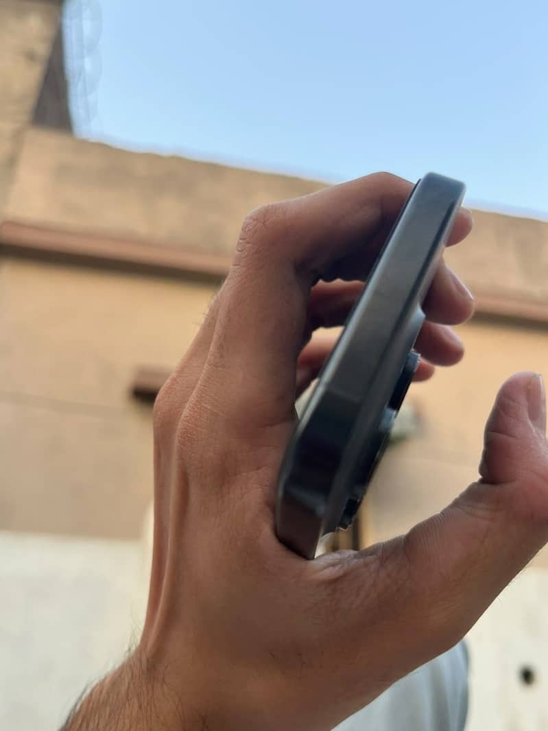 Apple iPhone 16 Pro 7