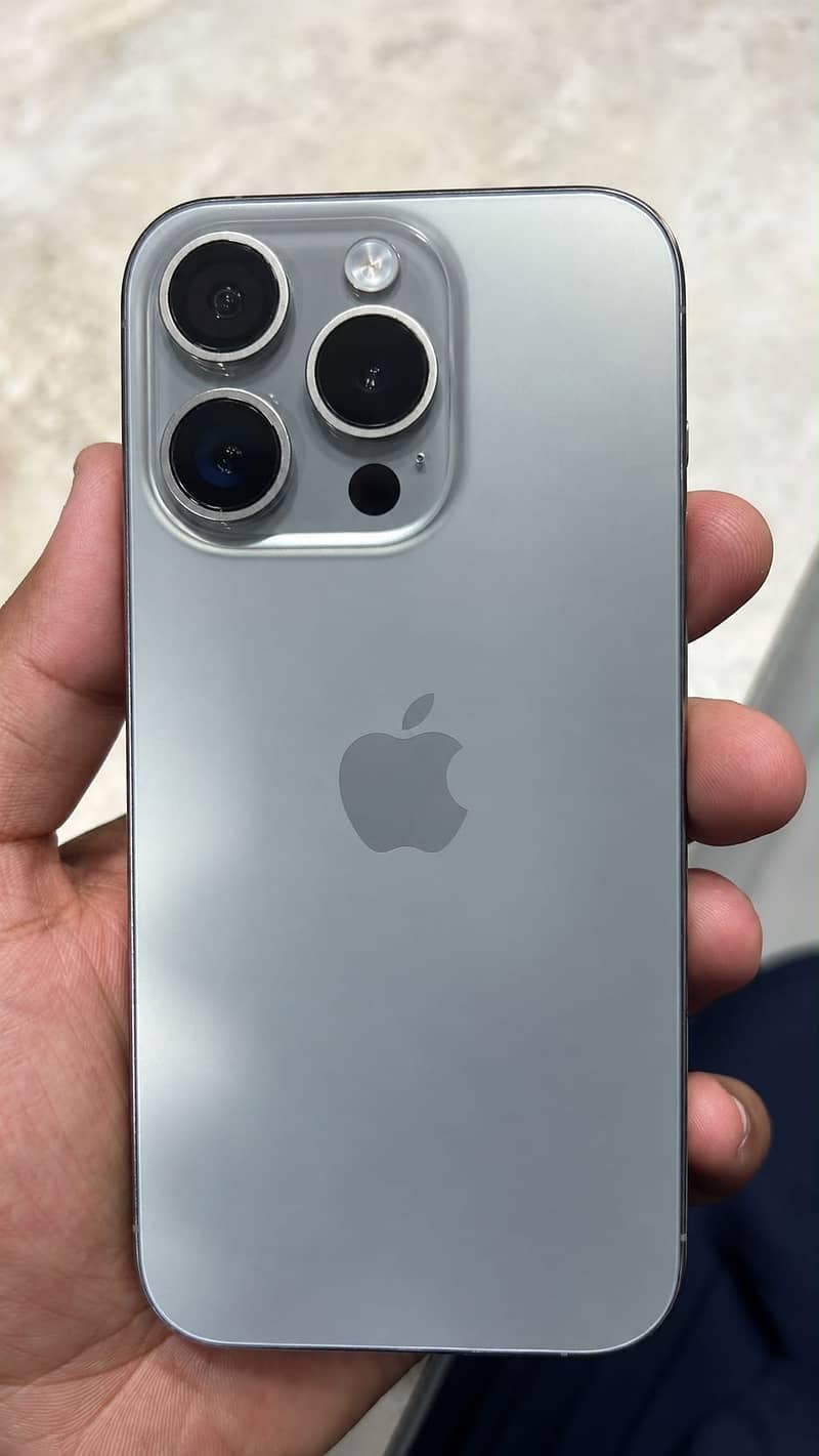 Apple iPhone 15 Pro - 89% health - Genuine Waterpack - 10/10 LLA model 0