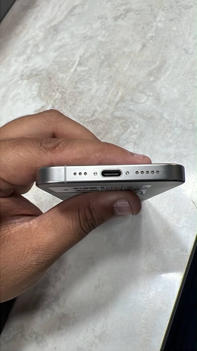 Apple iPhone 15 Pro - 89% health - Genuine Waterpack - 10/10 LLA model 2