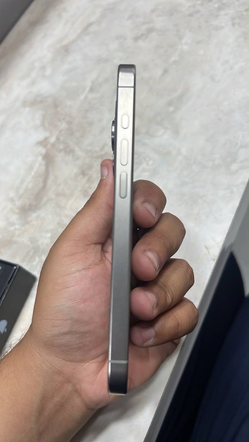 Apple iPhone 15 Pro - 89% health - Genuine Waterpack - 10/10 LLA model 3
