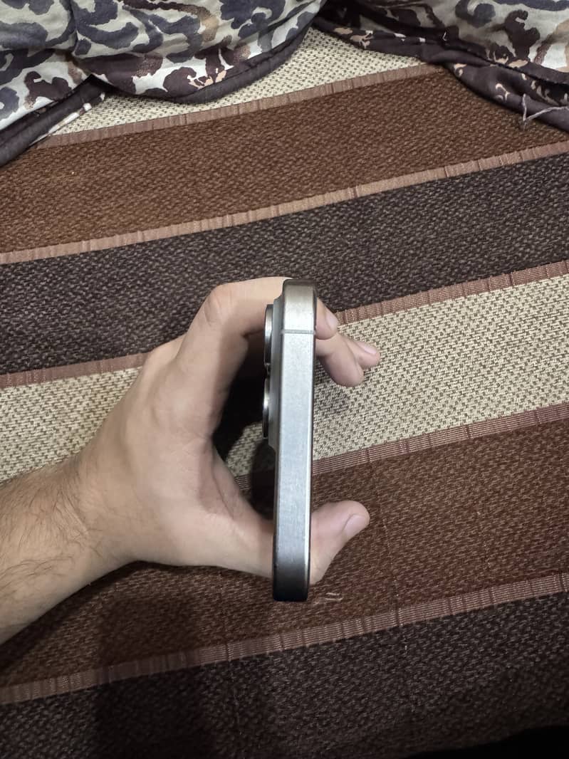 Apple iPhone 15 Pro Max 5