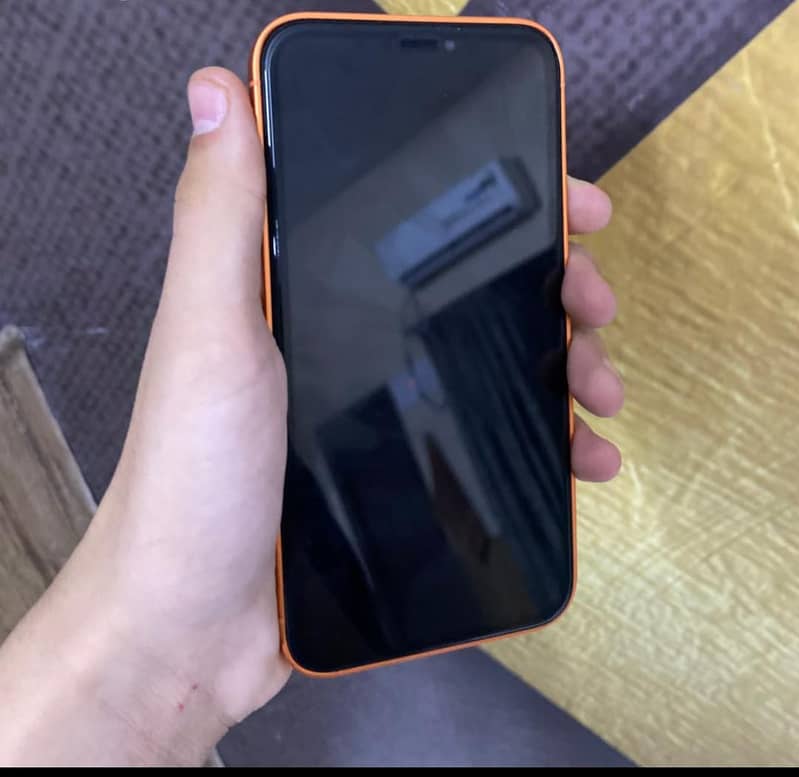 Apple iPhone XR 0