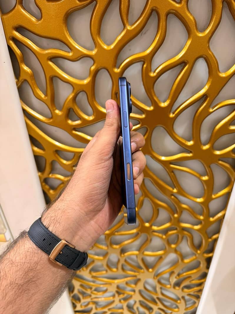 Apple iPhone 17 Pro Max 3