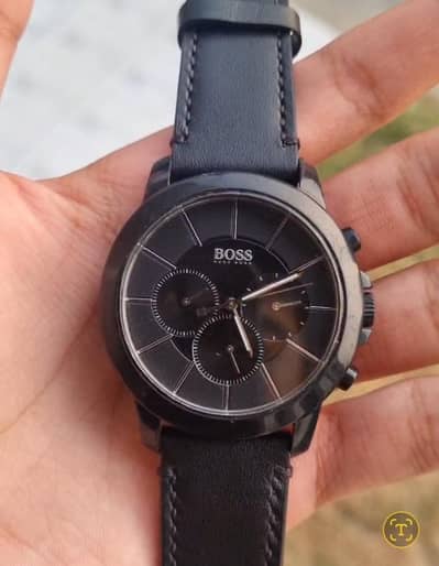 orignal hugo boss with orignal buckle and orignal movement full wrking