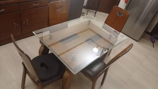 **DINING TABLE & 4 CHAIRS FOR SALE** asking on Rs 28,500