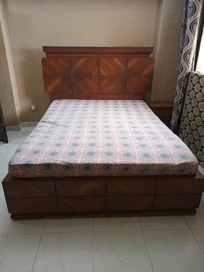 Complete Bedroom Furniture Set for Sale – Fine Condition