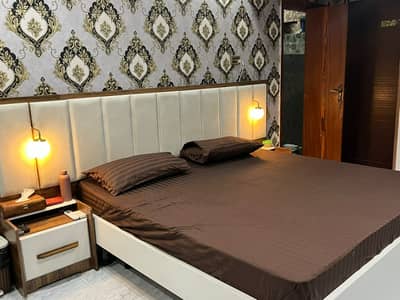 New-Looking Luxury Bedroom Set – Bed, 3-Door Wardrobe, Vanity & Moltyf