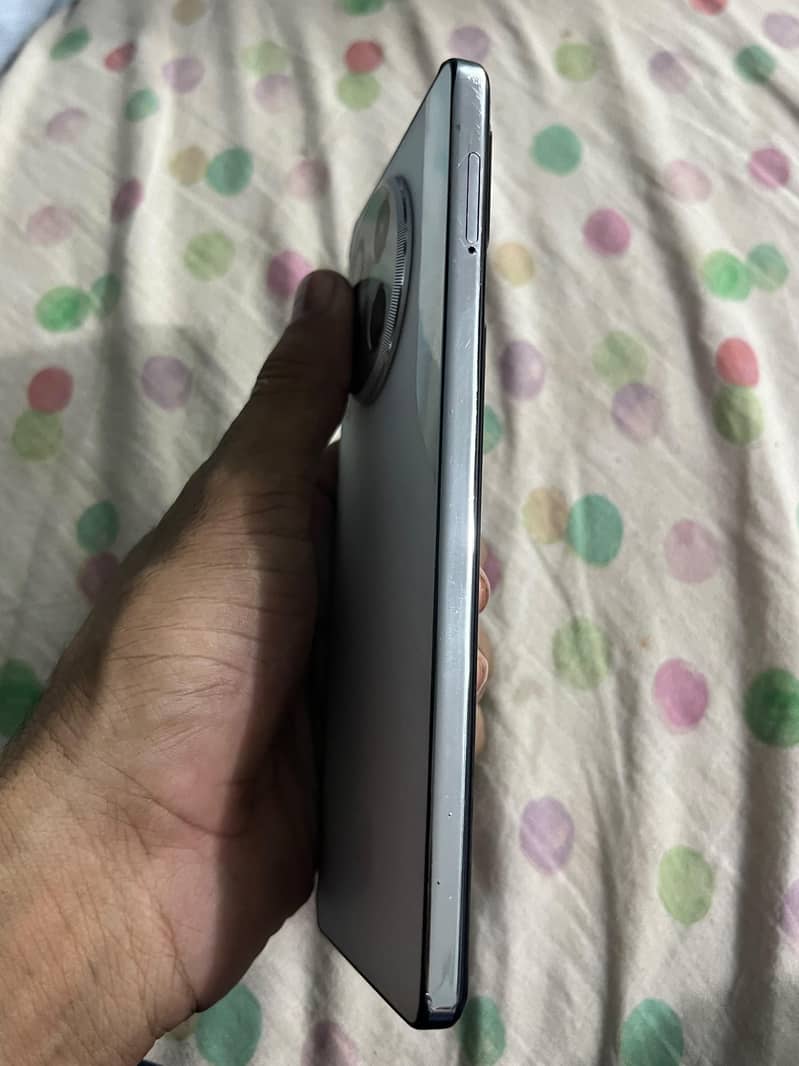 Tecno CAMON 30 1