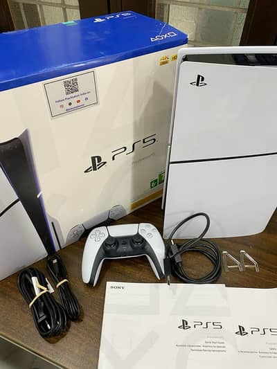 PS5 slim in good condition