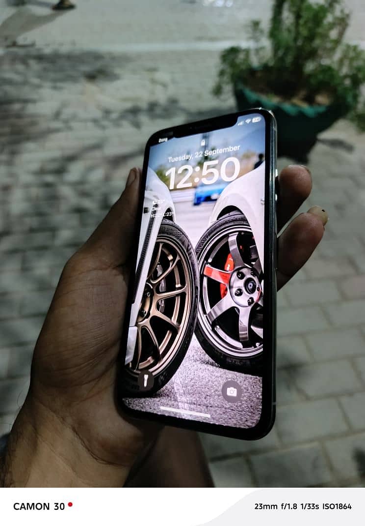 Apple iPhone X 3
