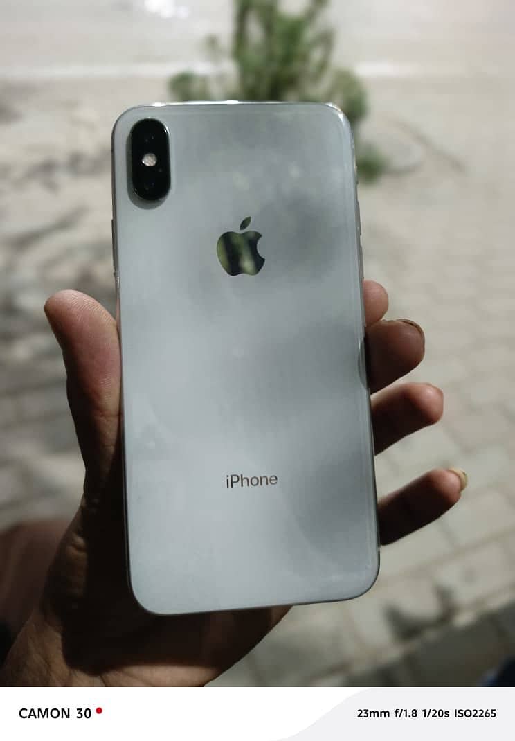 Apple iPhone X 4