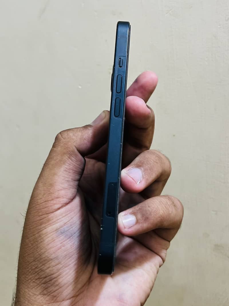 Apple iPhone 13 1