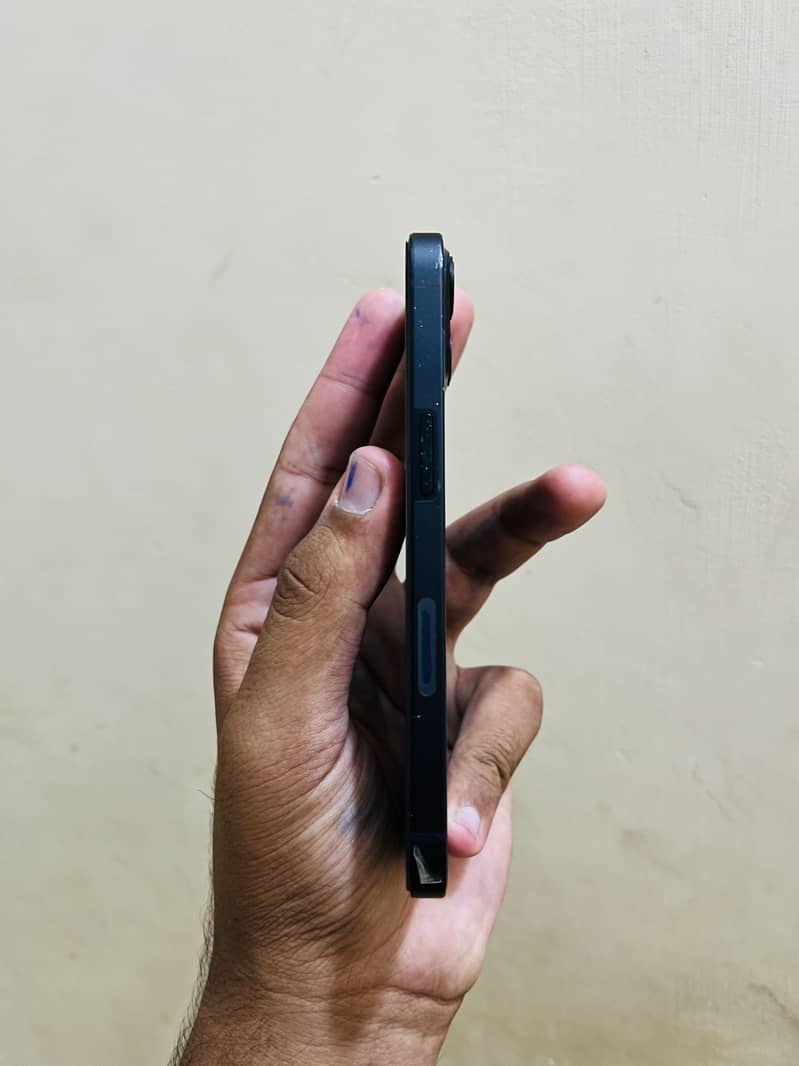 Apple iPhone 13 7
