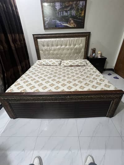 King size use bed for sale