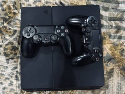 Sony PlayStation 4 (PS4 Fat 500GB) + 2 Controllers + Tekken Included