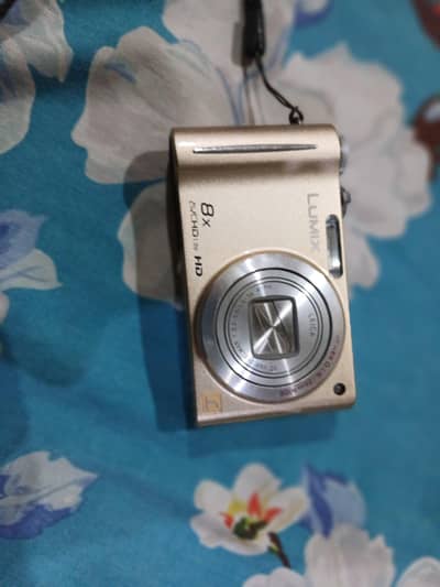 Panasonic lumix DMX-ZX3 digital camera -leica Lens-8X optical  Zoom